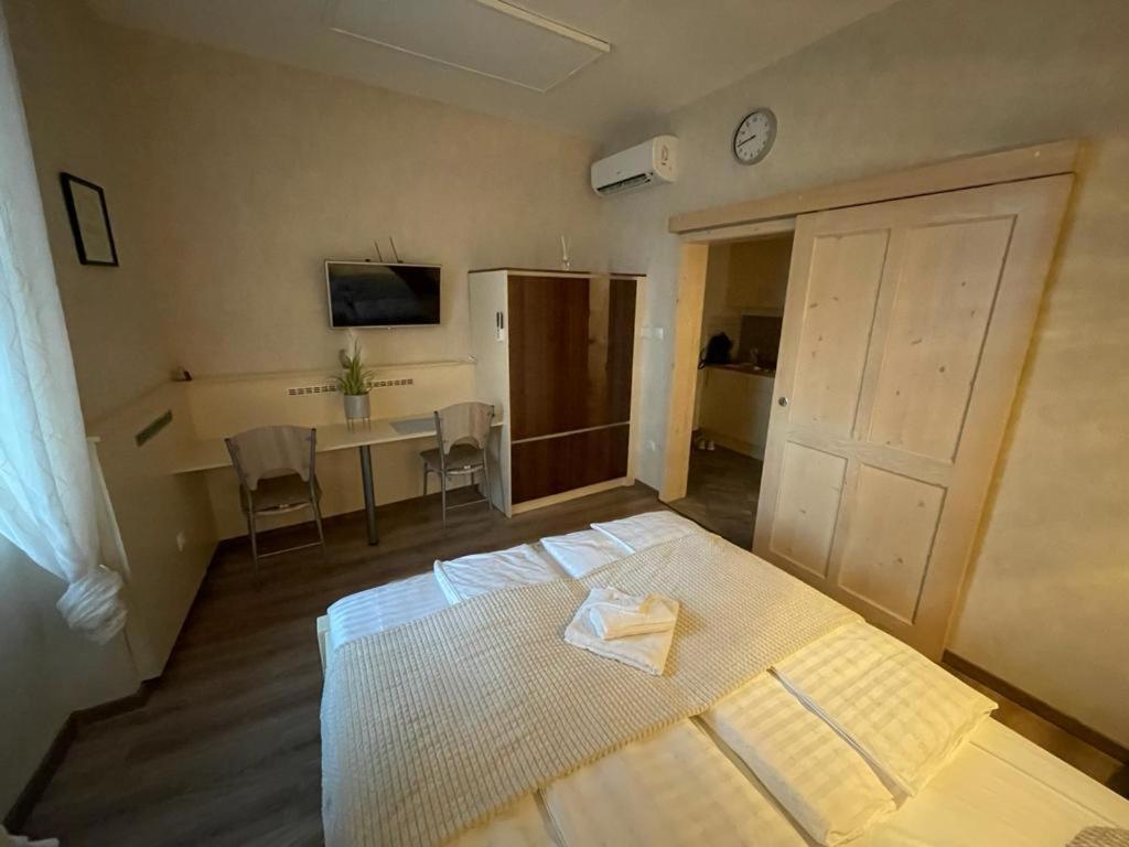 Apartamento Safit-Mandala Mosonmagyaróvár Exterior foto