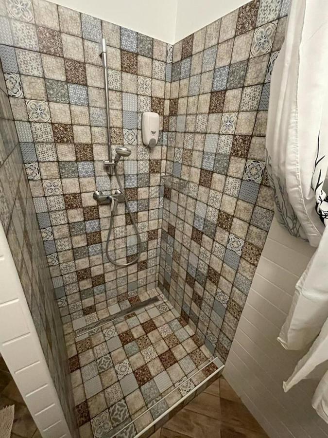 Apartamento Safit-Mandala Mosonmagyaróvár Exterior foto
