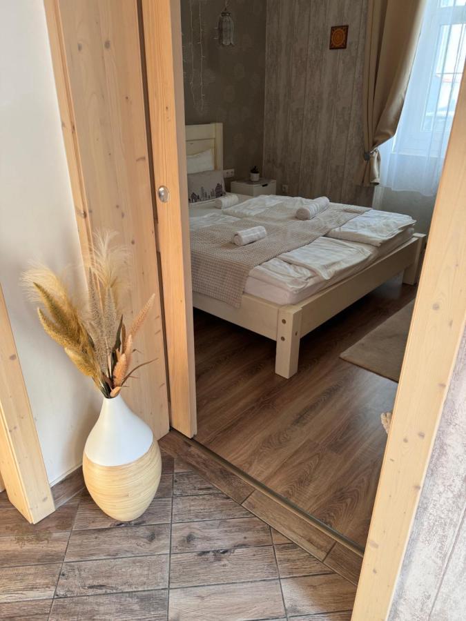 Apartamento Safit-Mandala Mosonmagyaróvár Exterior foto